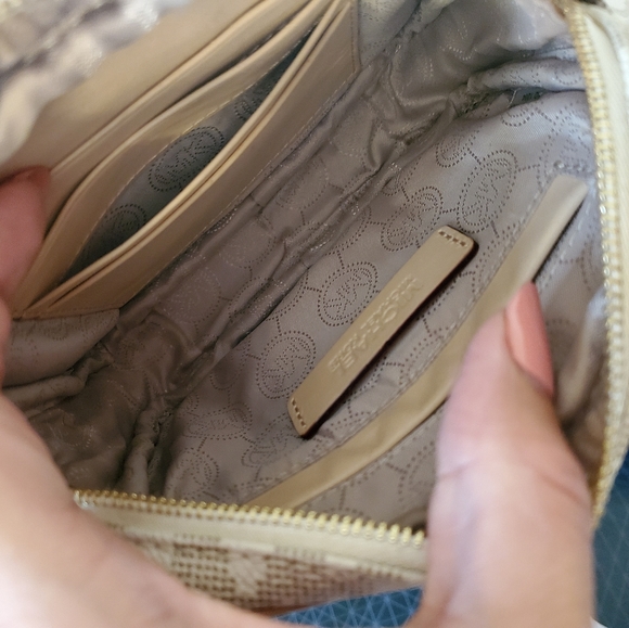 SALE Michael Kors 2pcs purse - Picture 5 of 7